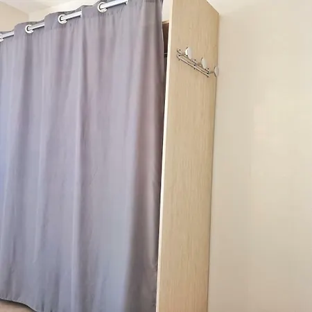 Chez Charlie - Centre - 2 Pieces