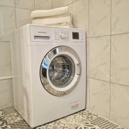 Chez Charlie - Centre - 2 Pieces *